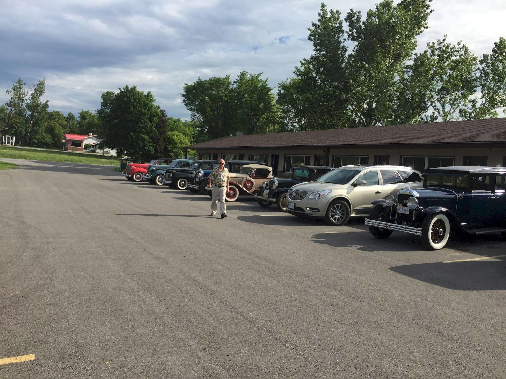 Masterson'S Motel ナパニー エクステリア 写真